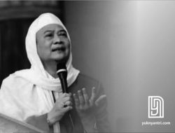 Biografi Abuya Uci Turtusi Banten